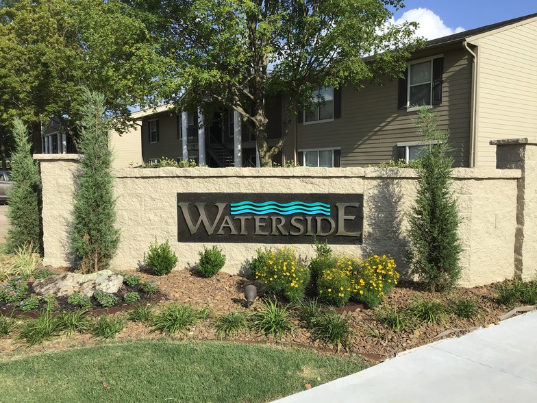 Building Photo - Waterside Apartments