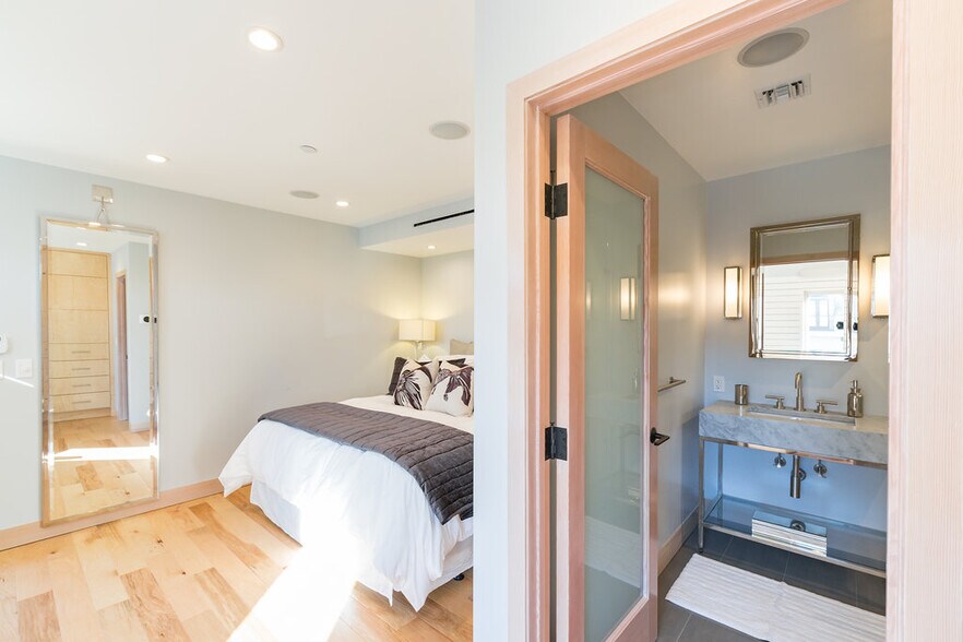 Building Photo - 814 Monterey Blvd