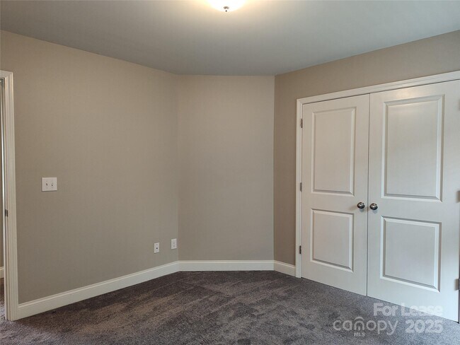 Building Photo - 9415 Segundo Ln