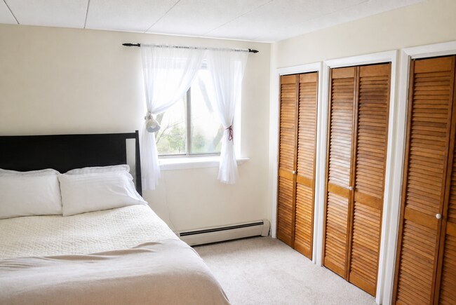 Building Photo - Charming 1-Bedroom Condo Near Medford Square