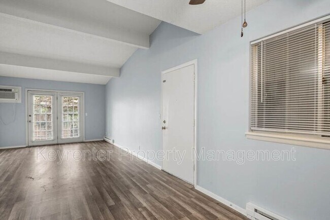 Building Photo - 5905 S Lee Ave