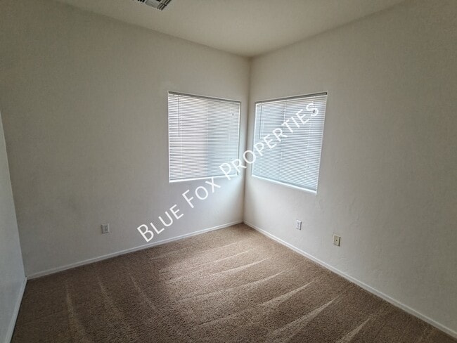 Building Photo - 8262 W Zlacket Dr
