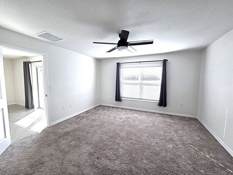 Building Photo - 12183 High Rock Wy