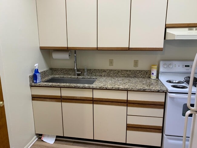 Building Photo - 224-226 W Michigan Ave - Apt 3