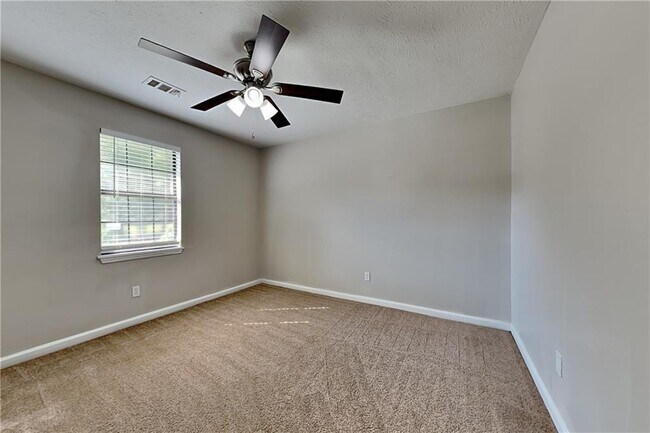 Building Photo - 7116 Stonecreek Dr