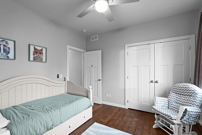 Building Photo - 1015 Riparian Dr