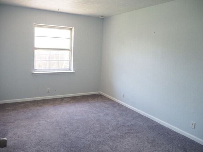 Building Photo - 3 Bed - 2 Bath in Denton