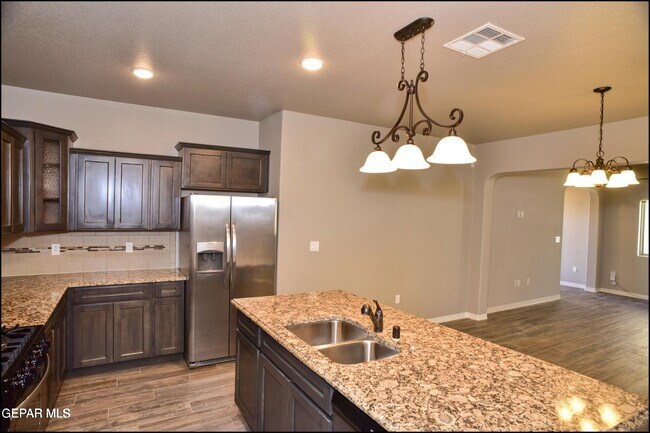 Building Photo - 2120 Thomas Lackland St