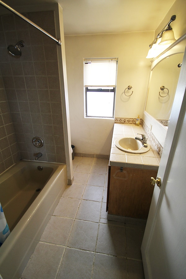 Building Photo - BEAUTIFUL 2 BED, 1 BATH SEATTLE HOME FOR RENT W EASY COMMUTE