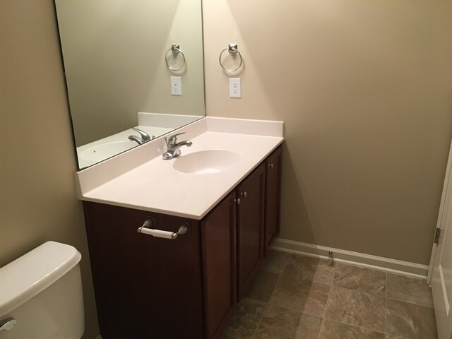 Building Photo - 715 Canyon Dr