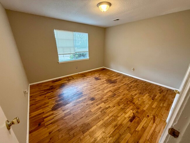 Building Photo - 1728 Felix Ave