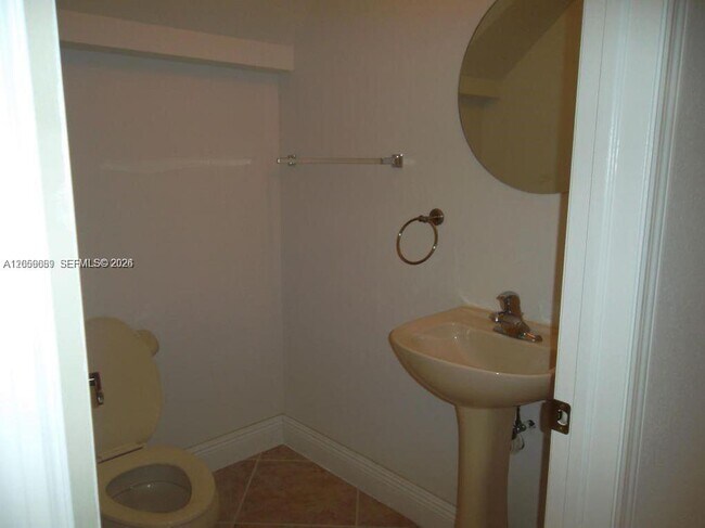 Building Photo - 208 Lake Monterey Cir