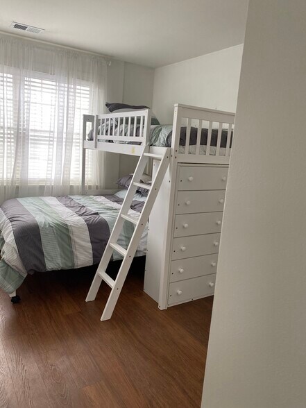 Building Photo - 202 Webster Ave