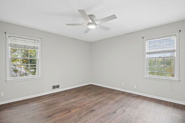 Building Photo - 815 Sudbury Rd NE