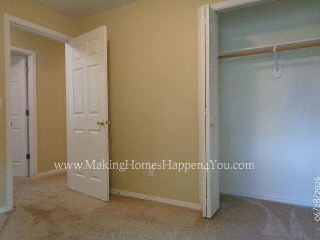 Building Photo - 260 SW Oregon Trail Dr