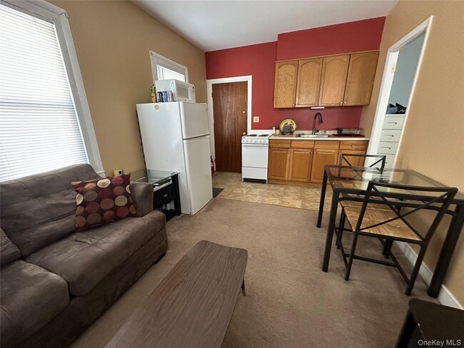 Building Photo - 116-118-118 Carpenter Rd