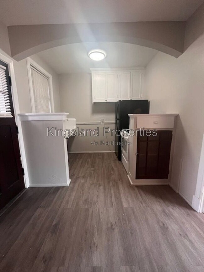 Building Photo - 3747 Dunnica Ave
