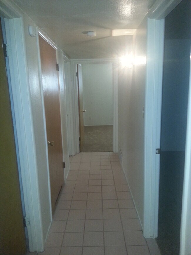 Building Photo - Contemporary Home with a pool near Bullard High School Fresno, CA