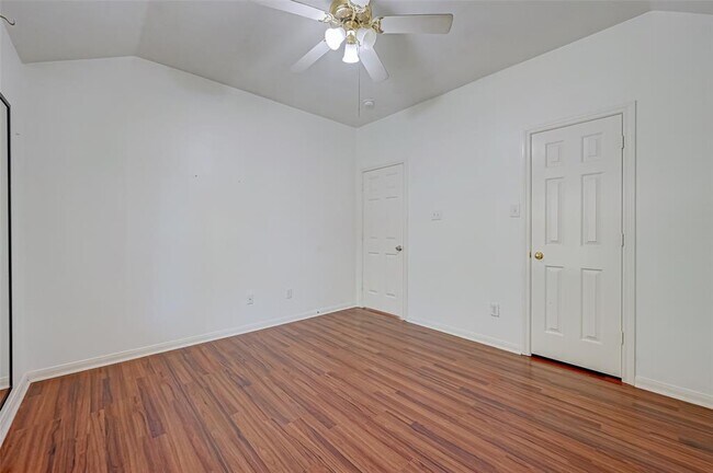 Building Photo - 1606 Maryvale Dr
