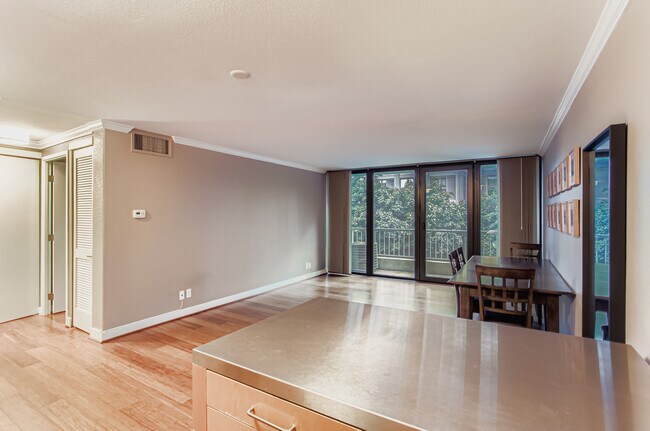 Building Photo - 255 SW Harrison St