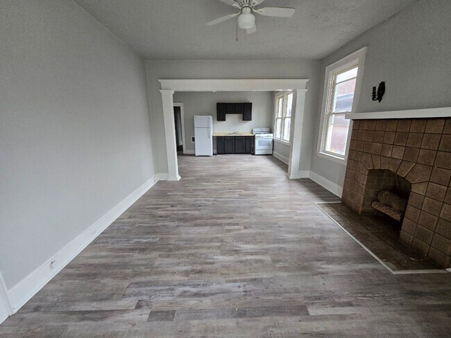Building Photo - 579 Blair Ave