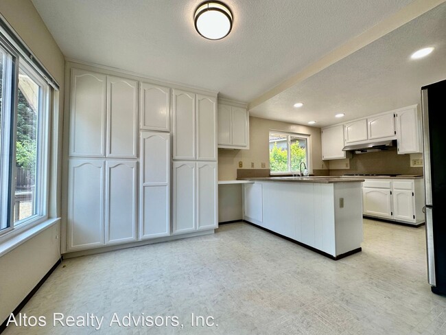 Building Photo - 4 br, 2 bath House - 39 Nugget Place