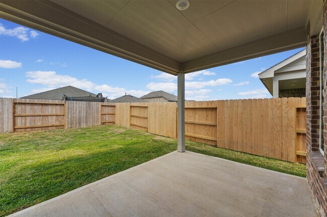 Building Photo - 26830 Nightingale Songs Dr