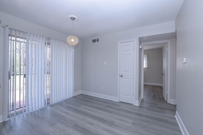 Building Photo - 9834 Denning Dr