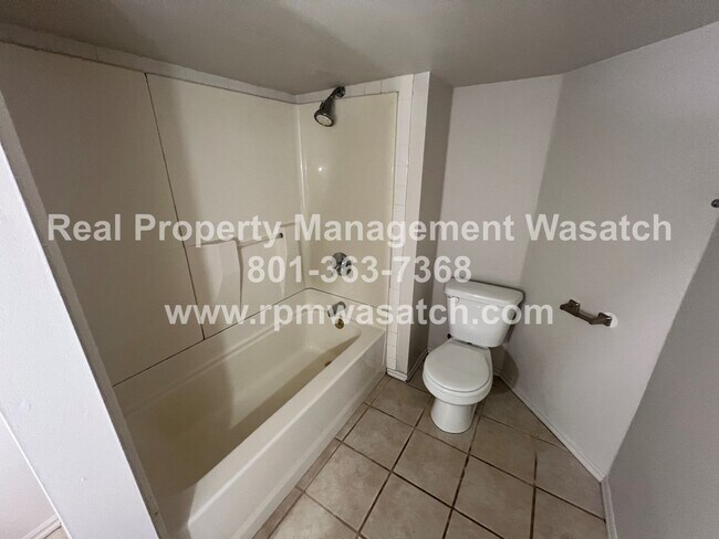 Building Photo - 1105 S 700 E