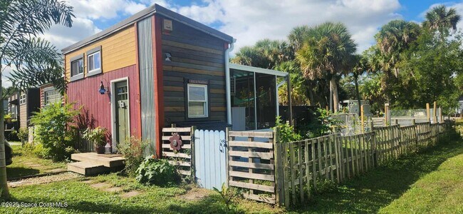 Building Photo - 232 Flamingo Dr