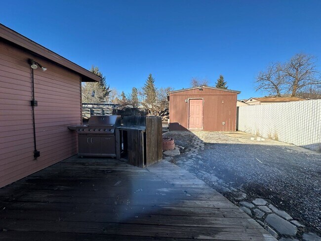 Building Photo - 5819 Winter Ave