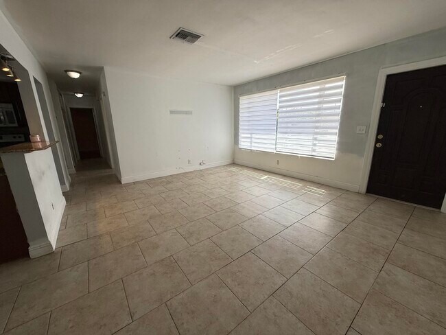 Building Photo - 224 Tamoshanter Dr