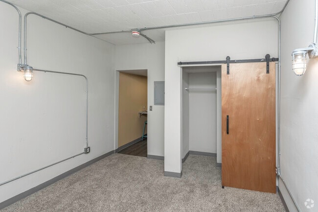 1BR, 1BA - 425 SF - Ferndale Flats