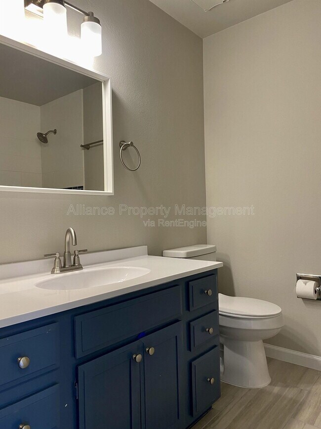 Building Photo - 5945 Breeze Ct