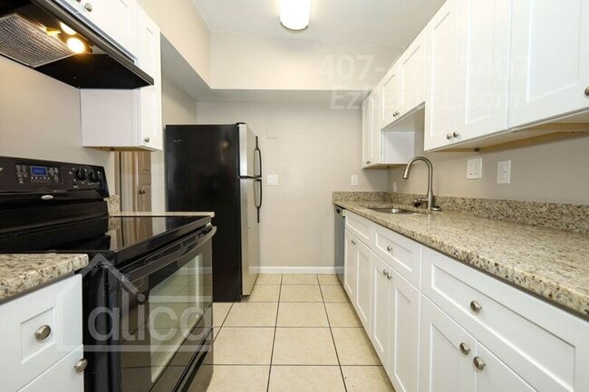 Building Photo - 5604 Cortez Dr