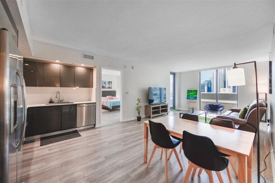 Building Photo - 31 SE 6th St