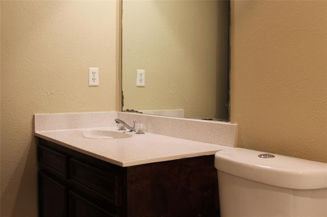 Building Photo - 925 Bluebird Dr