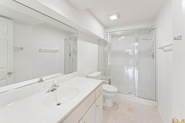 Building Photo - 566 W Bridge View Ct