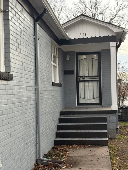 Building Photo - 2117 W 19th St