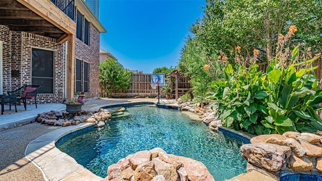 Building Photo - 6067 Chippewa Trail