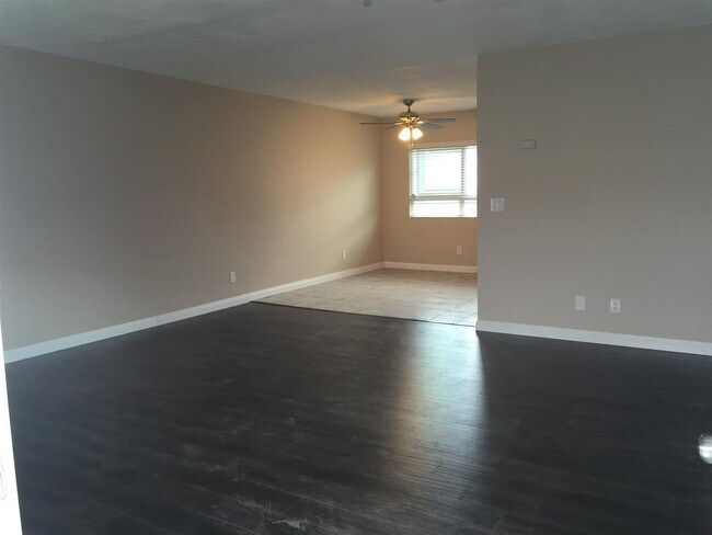 Building Photo - 2010 Morgan Ln