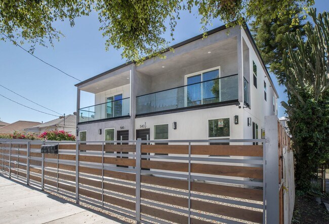 Building Photo - 543 N Virgil Ave