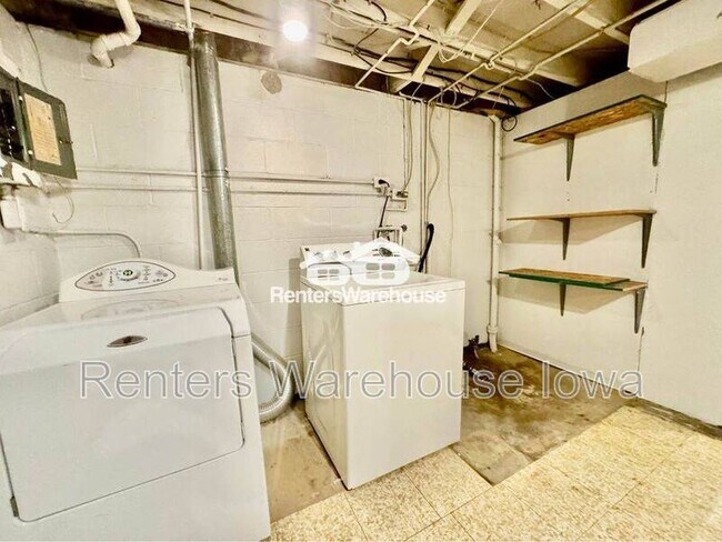 Building Photo - 275 Christopher Ave