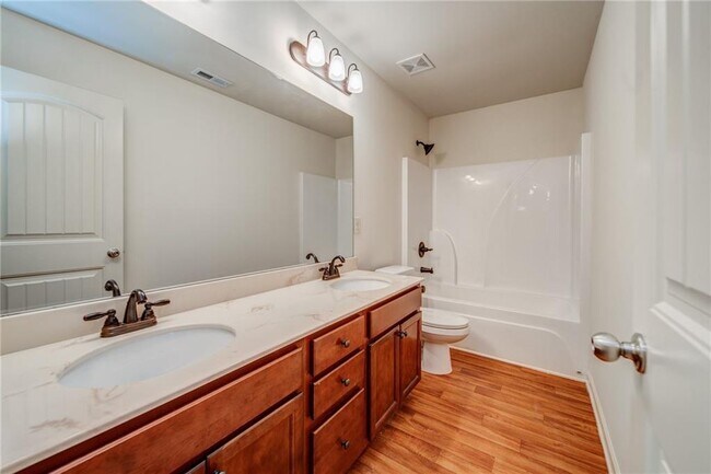 Building Photo - 129 Stonewood Creek Ct