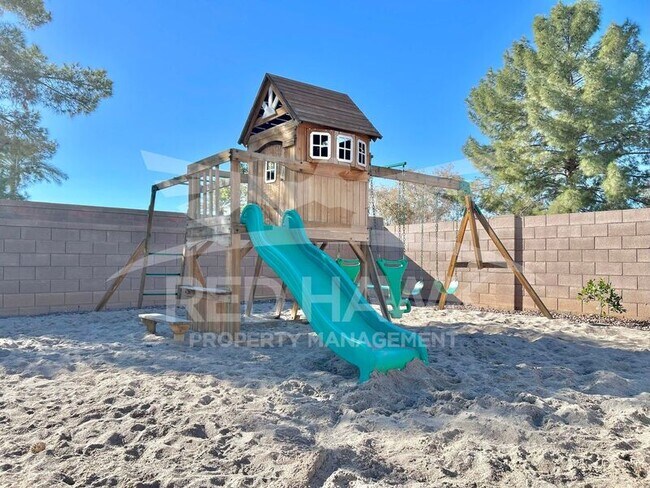 Building Photo - 863 W Bluebird Dr