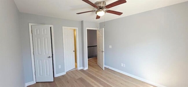 Building Photo - 3595 Deep Cove Dr