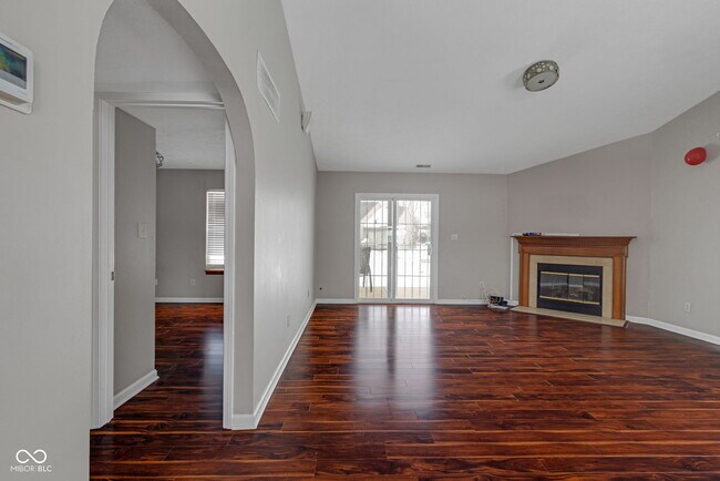 Building Photo - 6318 Pickwick Ct