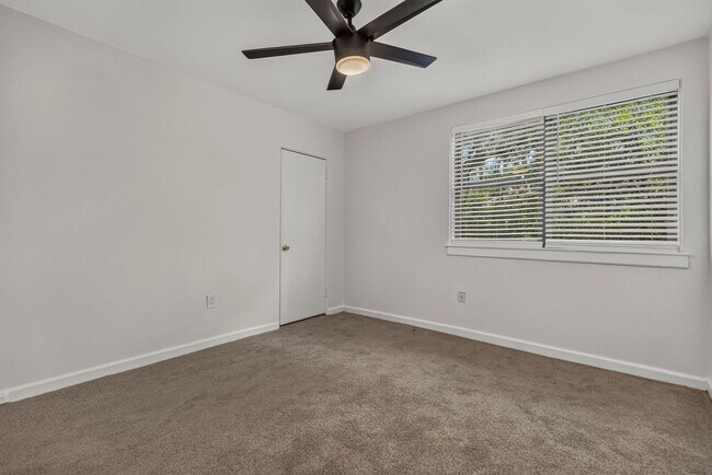 Building Photo - 62 Faris Cir