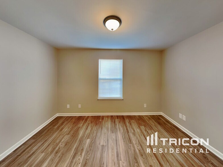 Building Photo - 120 Altondale Dr