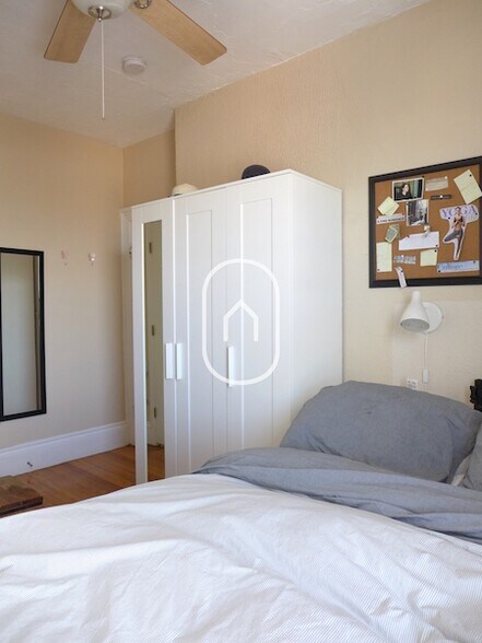 Building Photo - 49 Delle Ave